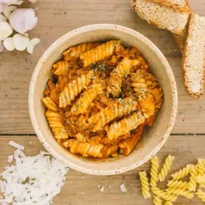 Forestia Fusilli all'uovo s kuřecím a la Bolognese Nejlepší Volba